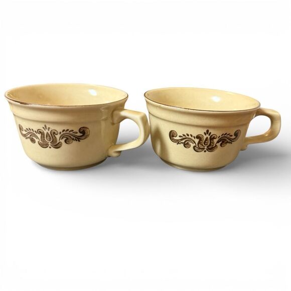 Pfaltzgraff Other - Vintage Pair of Village Pfaltzgraff Mugs Cream Brown